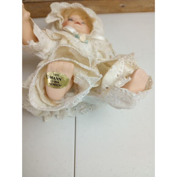 Vintage Seymore Mann Connoisseur Collection Porcelain Doll 1995 9 inch - Picture 10 of 10